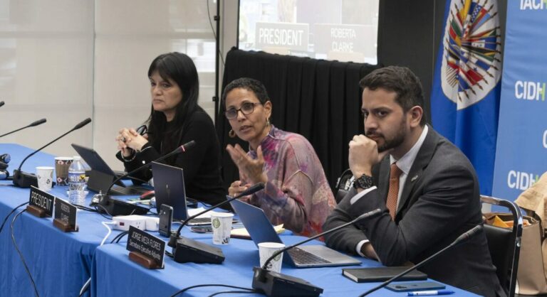 El Gobierno Dominicano y la Sociedad Civil Chocan Mientras Se Confirma la Crisis de Prisión preventiva en Una Audiencia Internacional